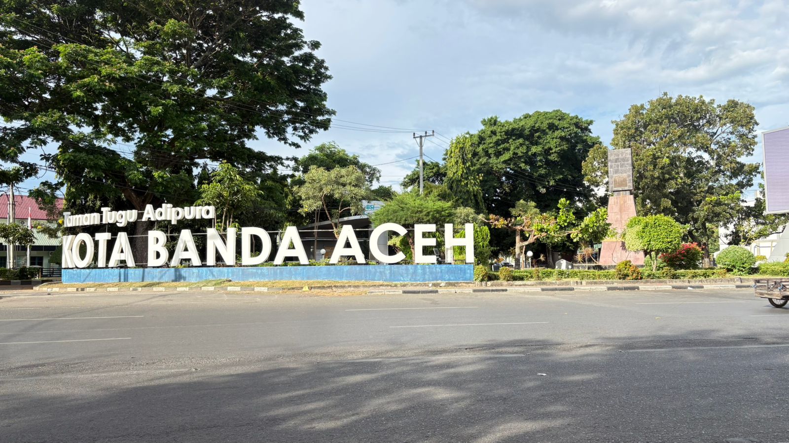 Taman Tugu Adipura Kota Banda Aceh